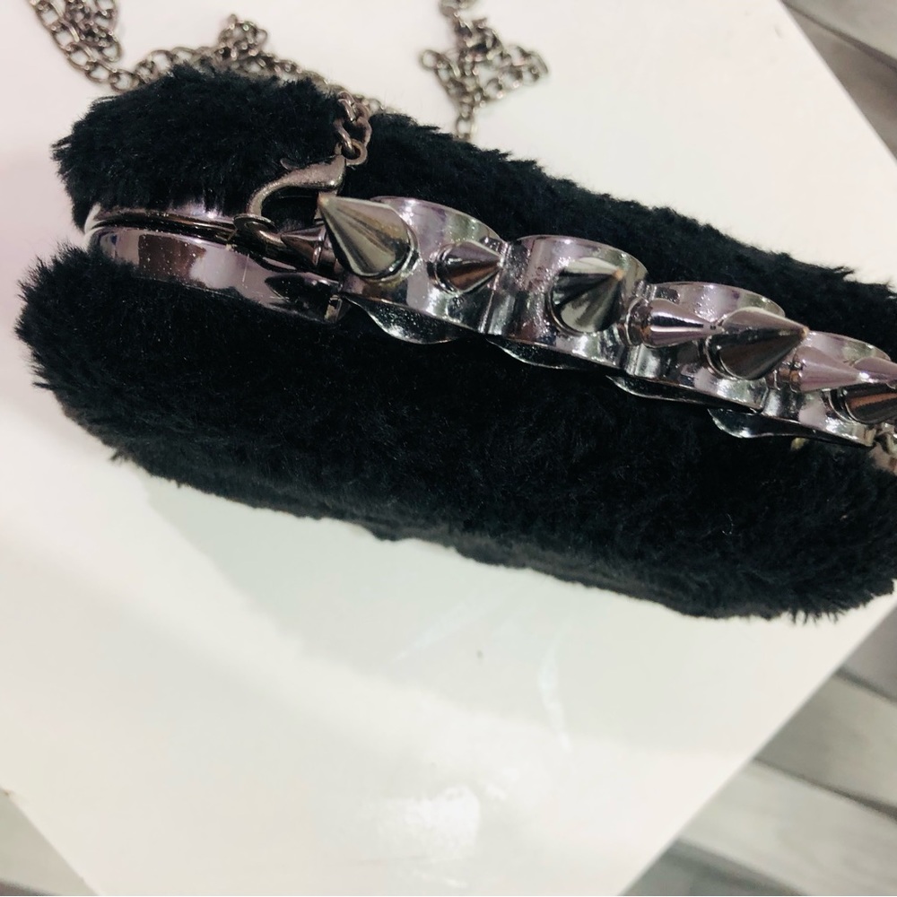Black fur clutch / sling - Picture 9 of 14